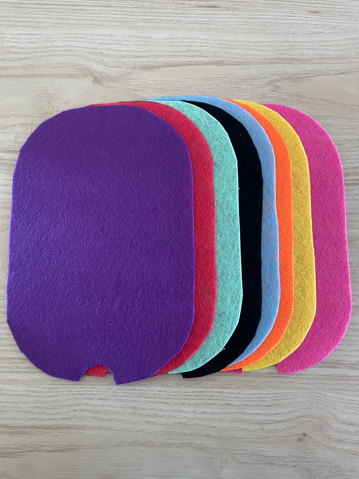 Plaque support et lot de feutrine