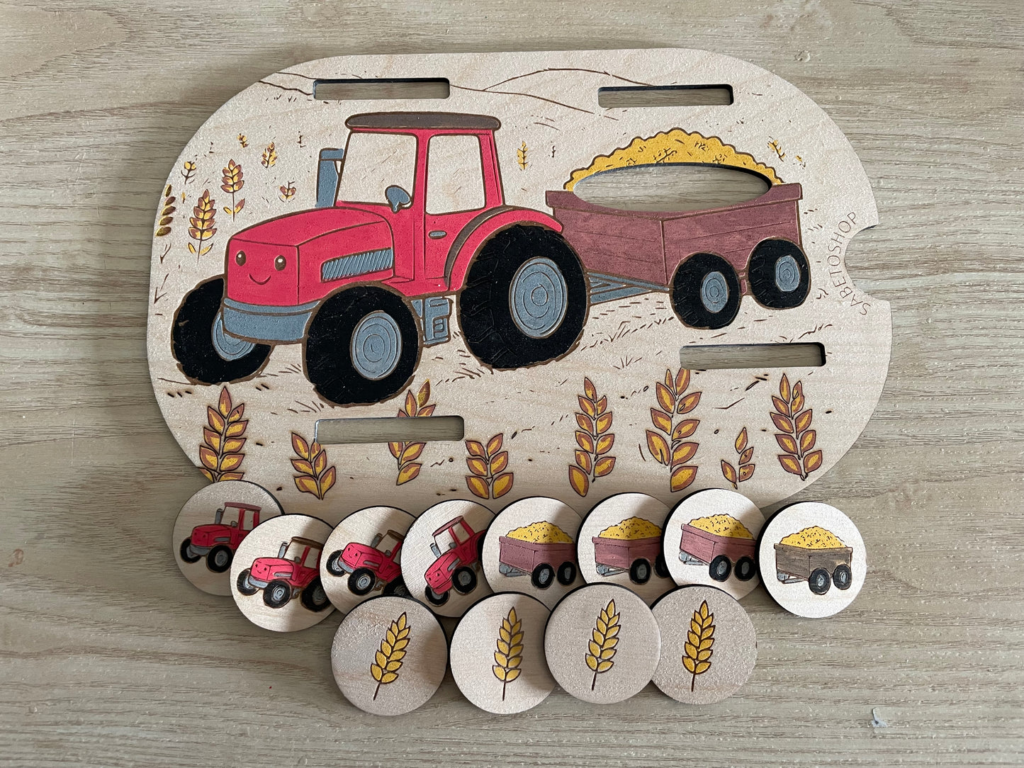 Insert le tracteur et ses récoltes