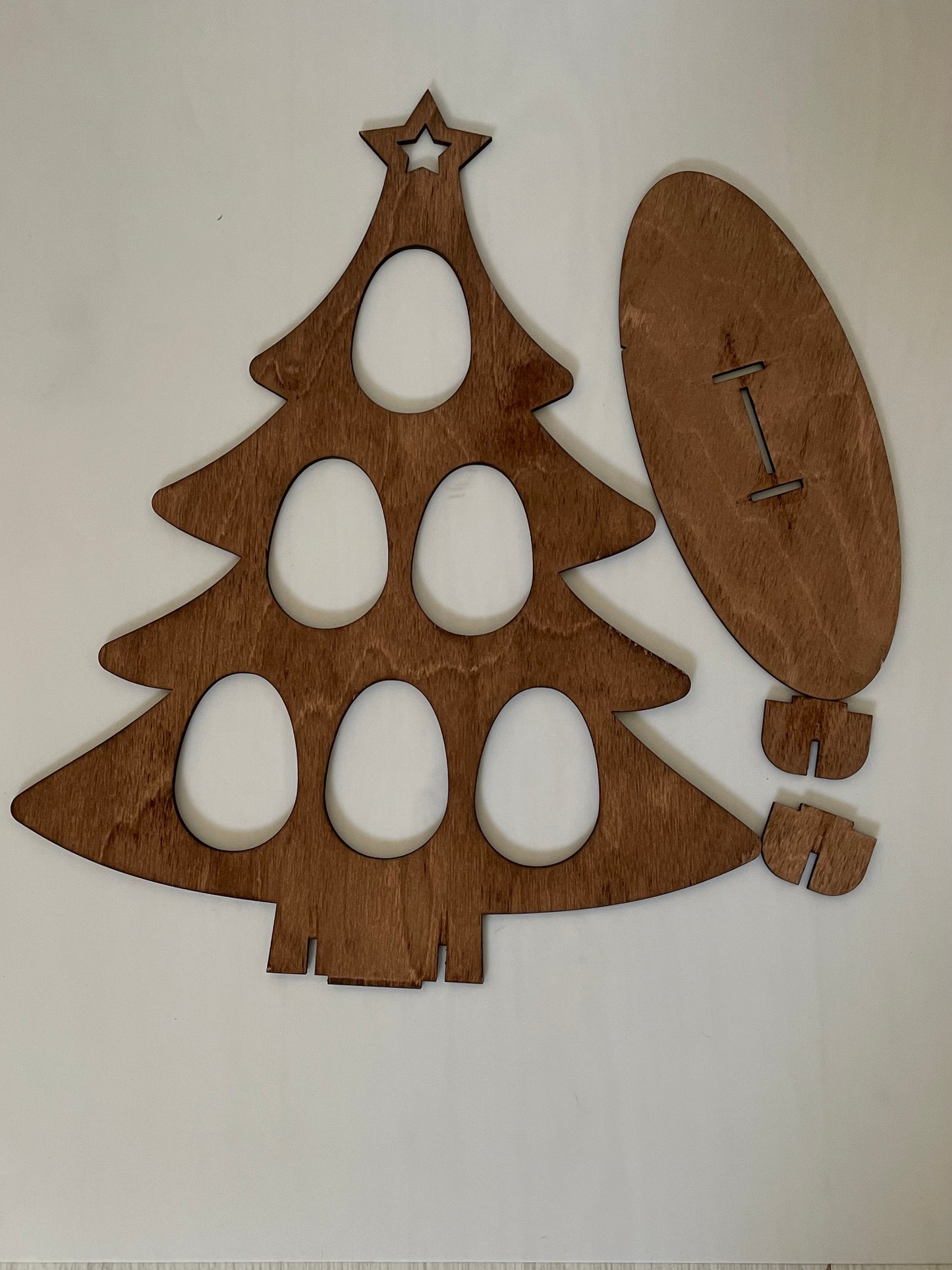 Sapin porte-chocolats en bois – spécial Kinder Surprise