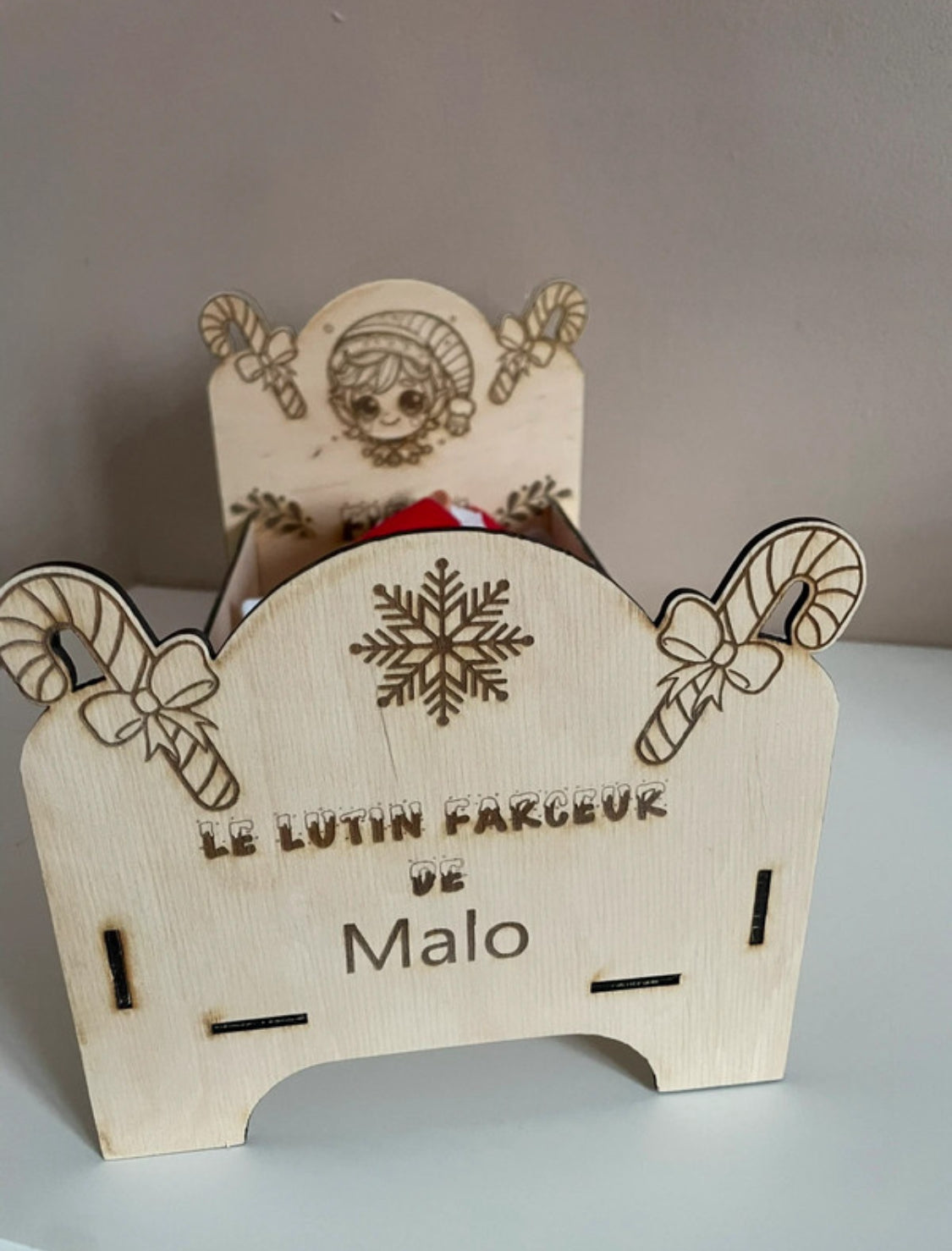 Lit en bois personnalisé pour lutin farceur