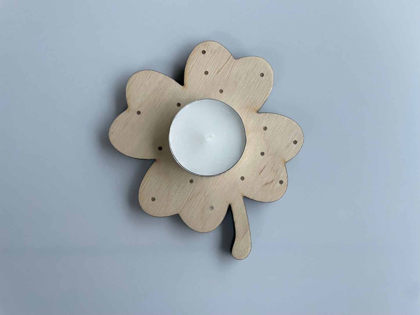 Lot de 6 bougeoirs en bois trèfles