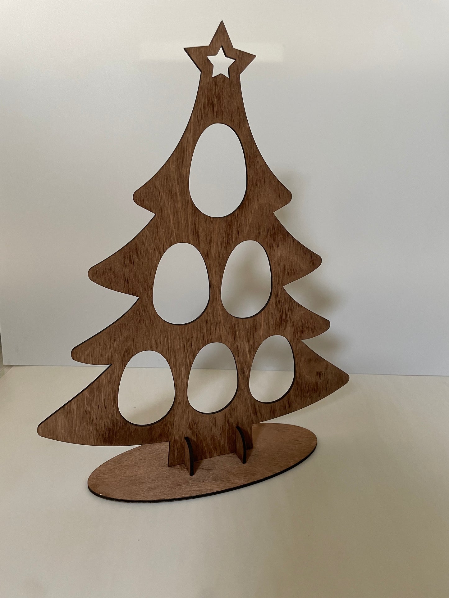 Sapin porte-chocolats en bois – spécial Kinder Surprise