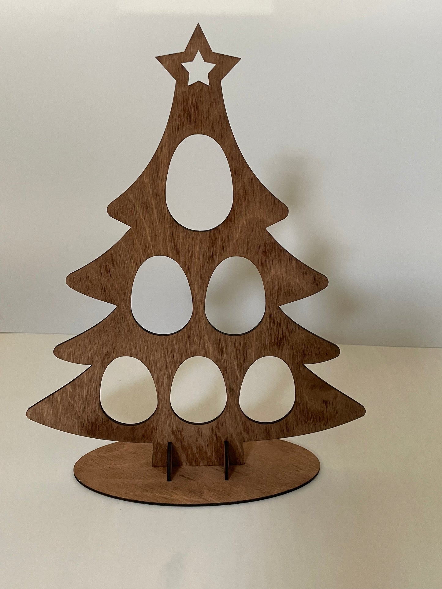 Sapin porte-chocolats en bois – spécial Kinder Surprise