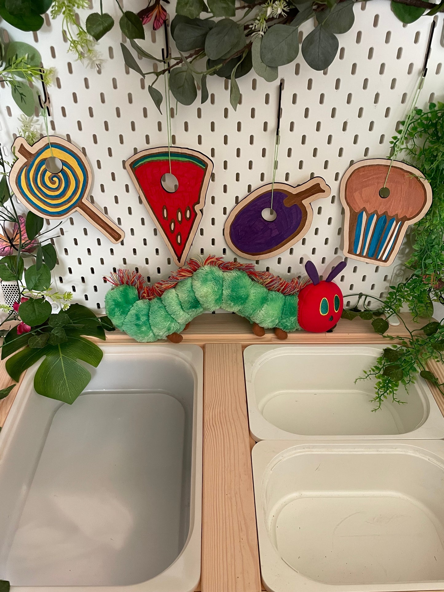 La collection complète «  la chenille qui fait trous »
