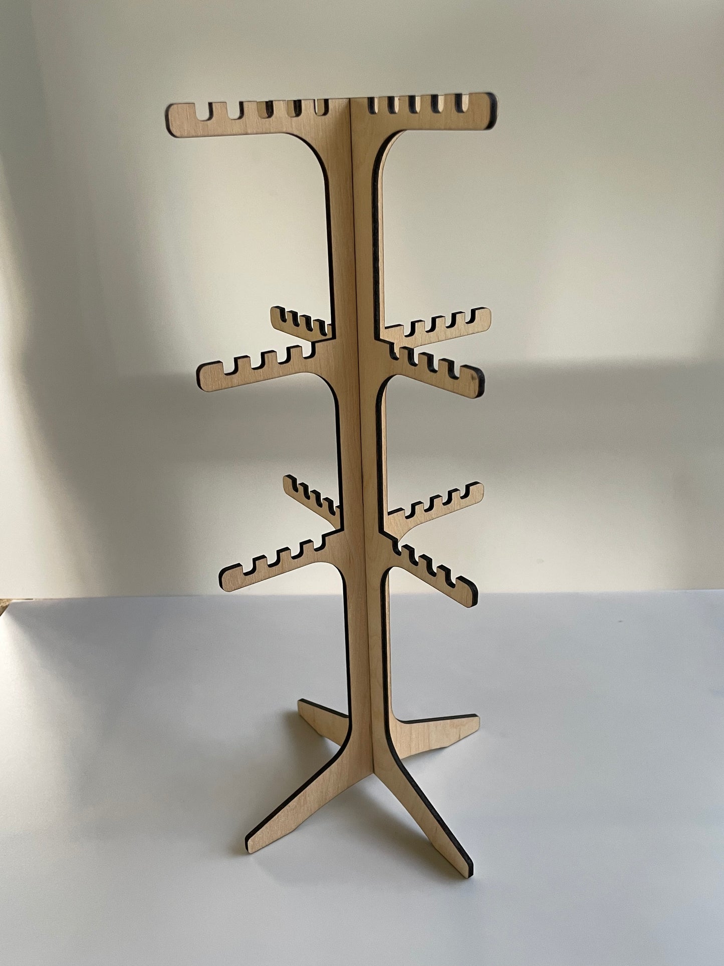 🌿 Arbre en bois polyvalent – Présentoir & Support de motricité fin